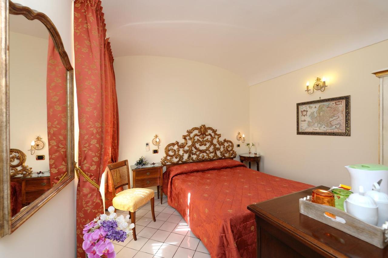 Amalfi Old Square Room & Apartments Buitenkant foto