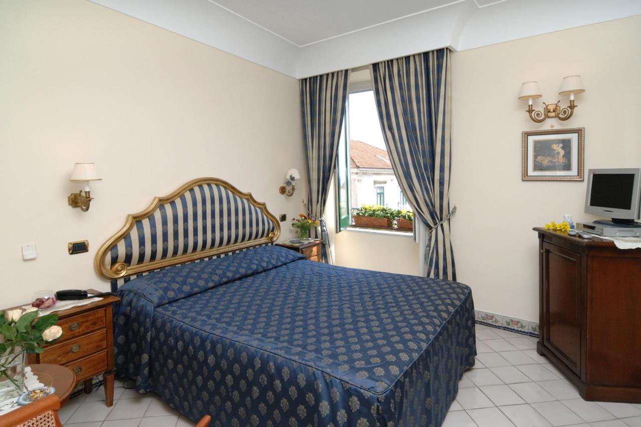 Amalfi Old Square Room & Apartments Buitenkant foto