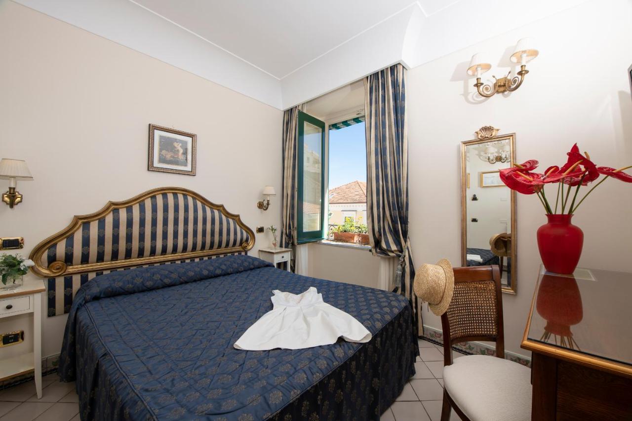 Amalfi Old Square Room & Apartments Buitenkant foto